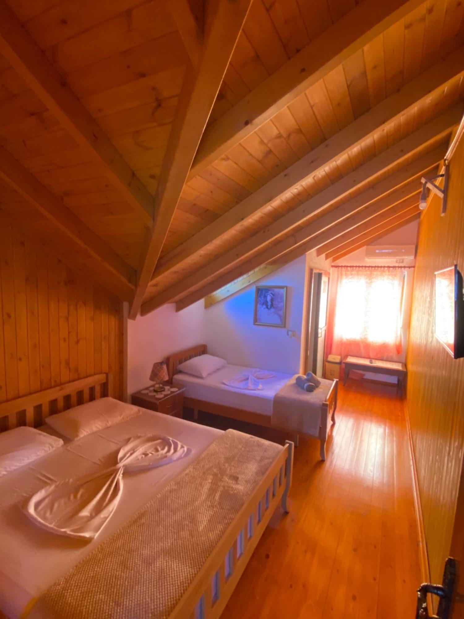 Bixhaku Guesthouse Αργυρόκαστρο Εξωτερικό φωτογραφία