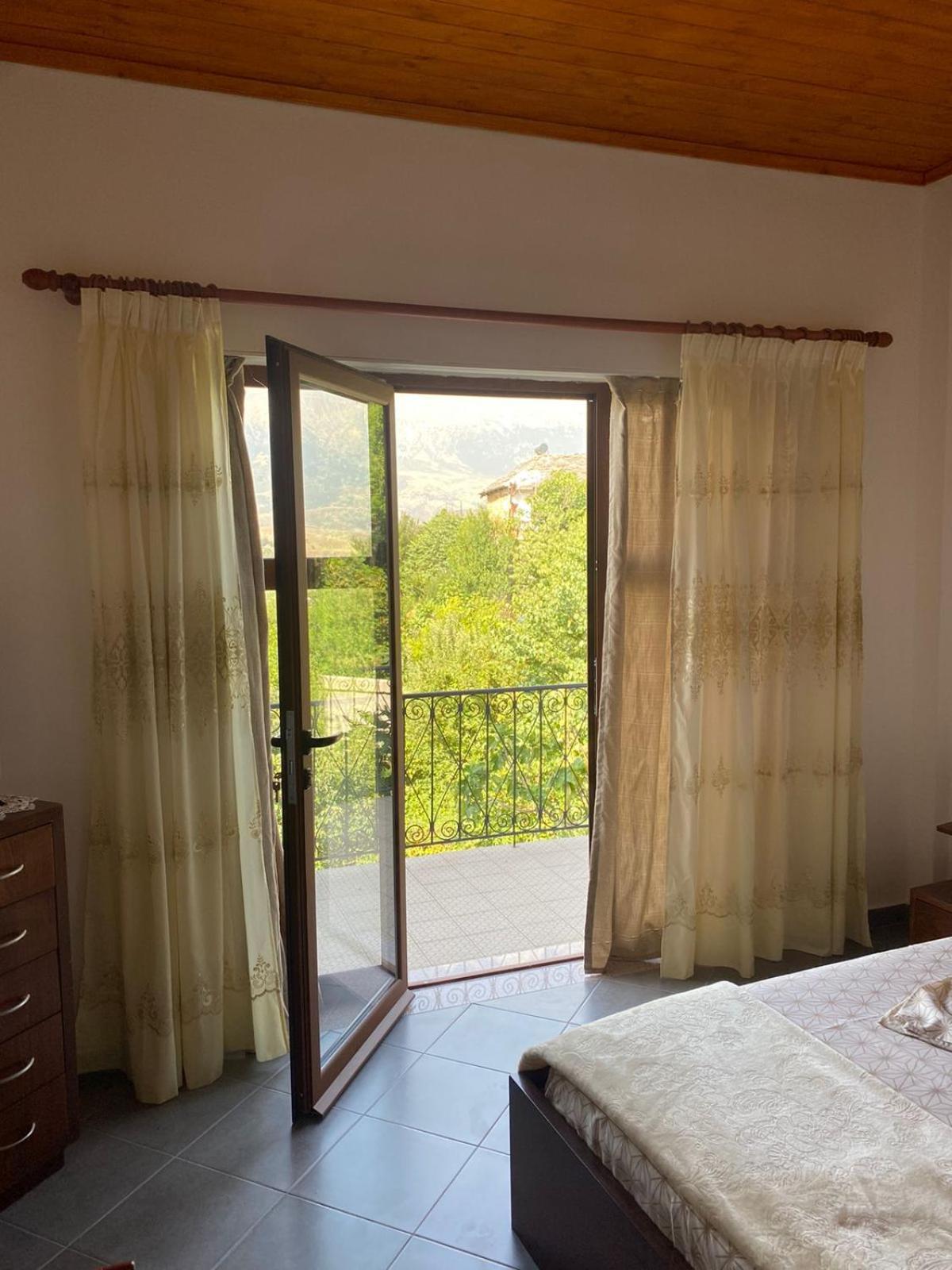 Bixhaku Guesthouse Αργυρόκαστρο Εξωτερικό φωτογραφία