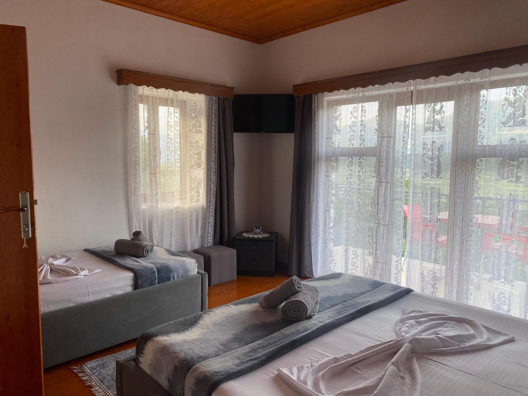 Bixhaku Guesthouse Αργυρόκαστρο Εξωτερικό φωτογραφία