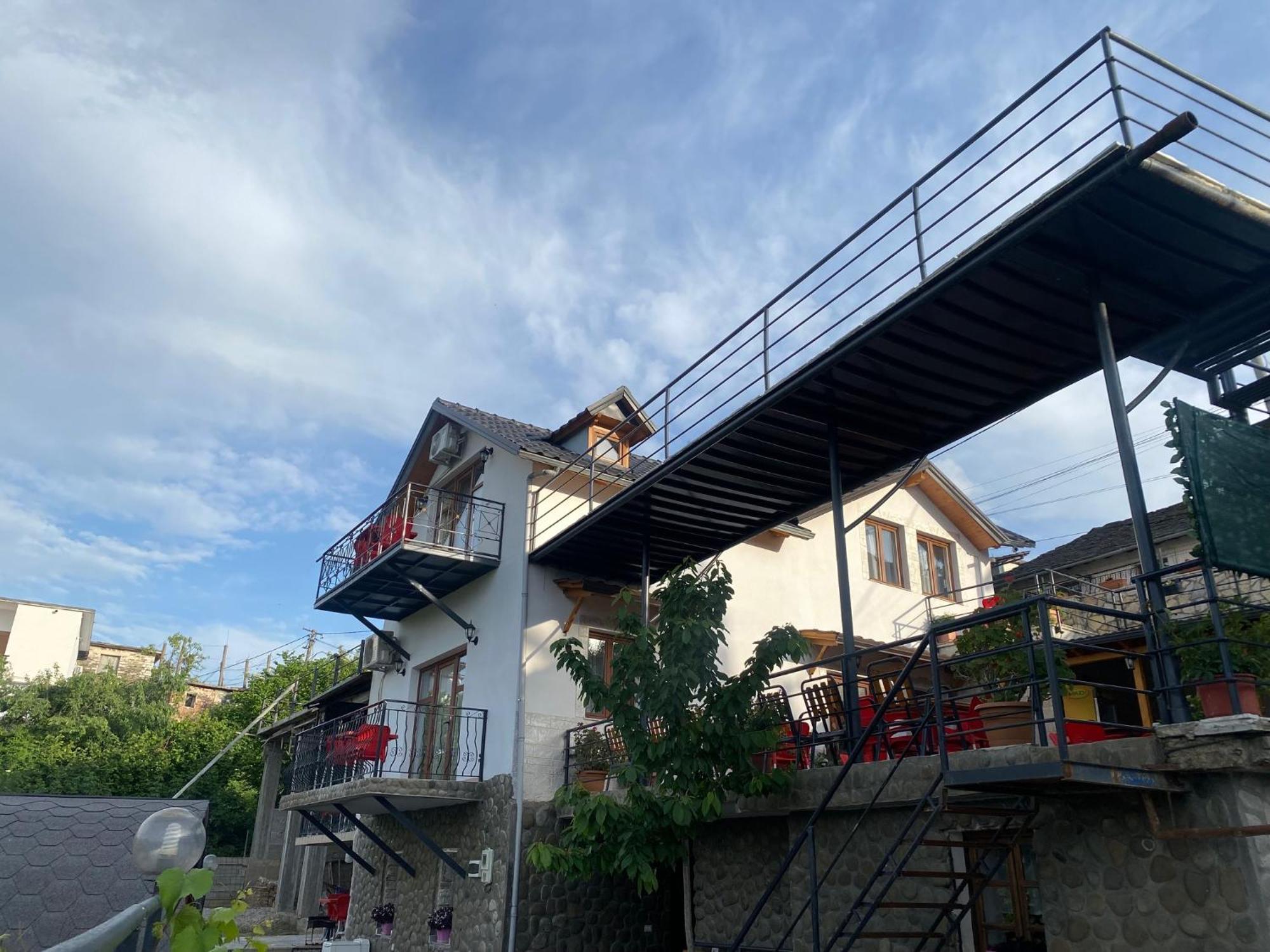 Bixhaku Guesthouse Αργυρόκαστρο Εξωτερικό φωτογραφία