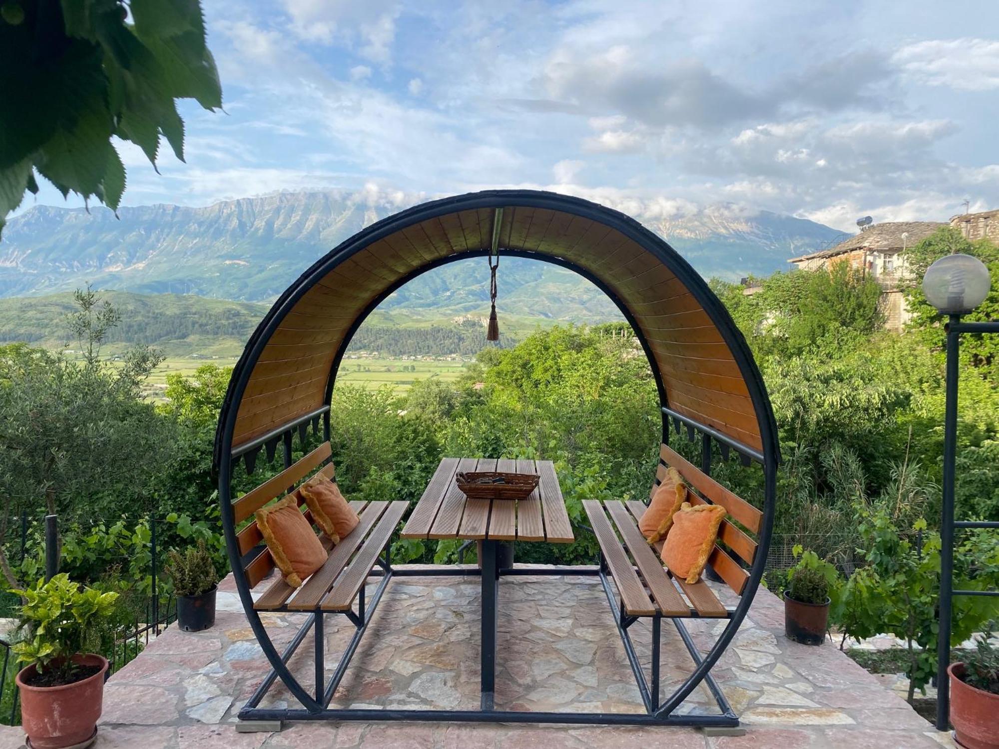Bixhaku Guesthouse Αργυρόκαστρο Εξωτερικό φωτογραφία