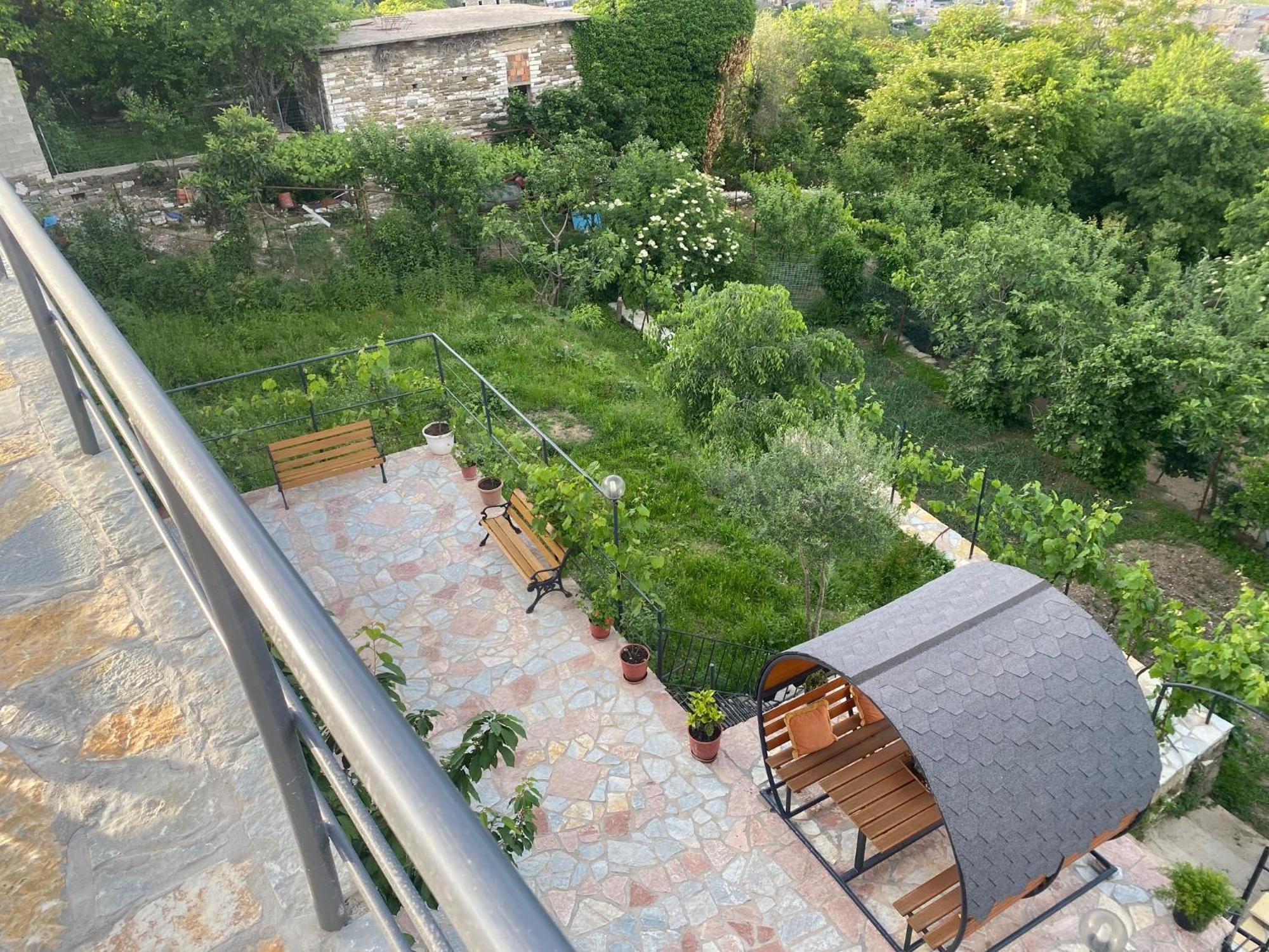 Bixhaku Guesthouse Αργυρόκαστρο Εξωτερικό φωτογραφία