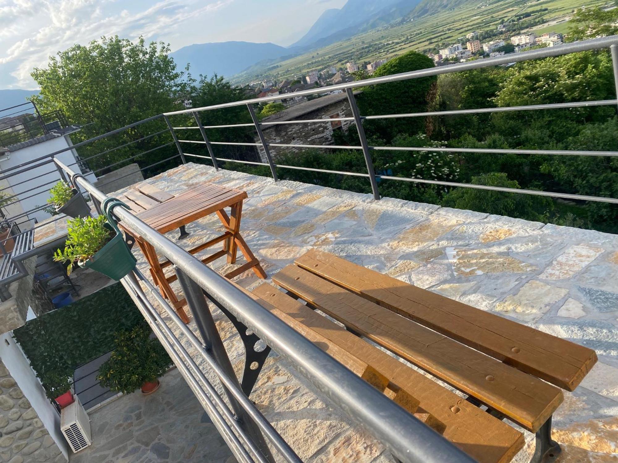 Bixhaku Guesthouse Αργυρόκαστρο Εξωτερικό φωτογραφία