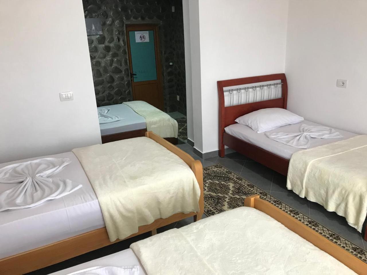 Bixhaku Guesthouse Αργυρόκαστρο Δωμάτιο φωτογραφία